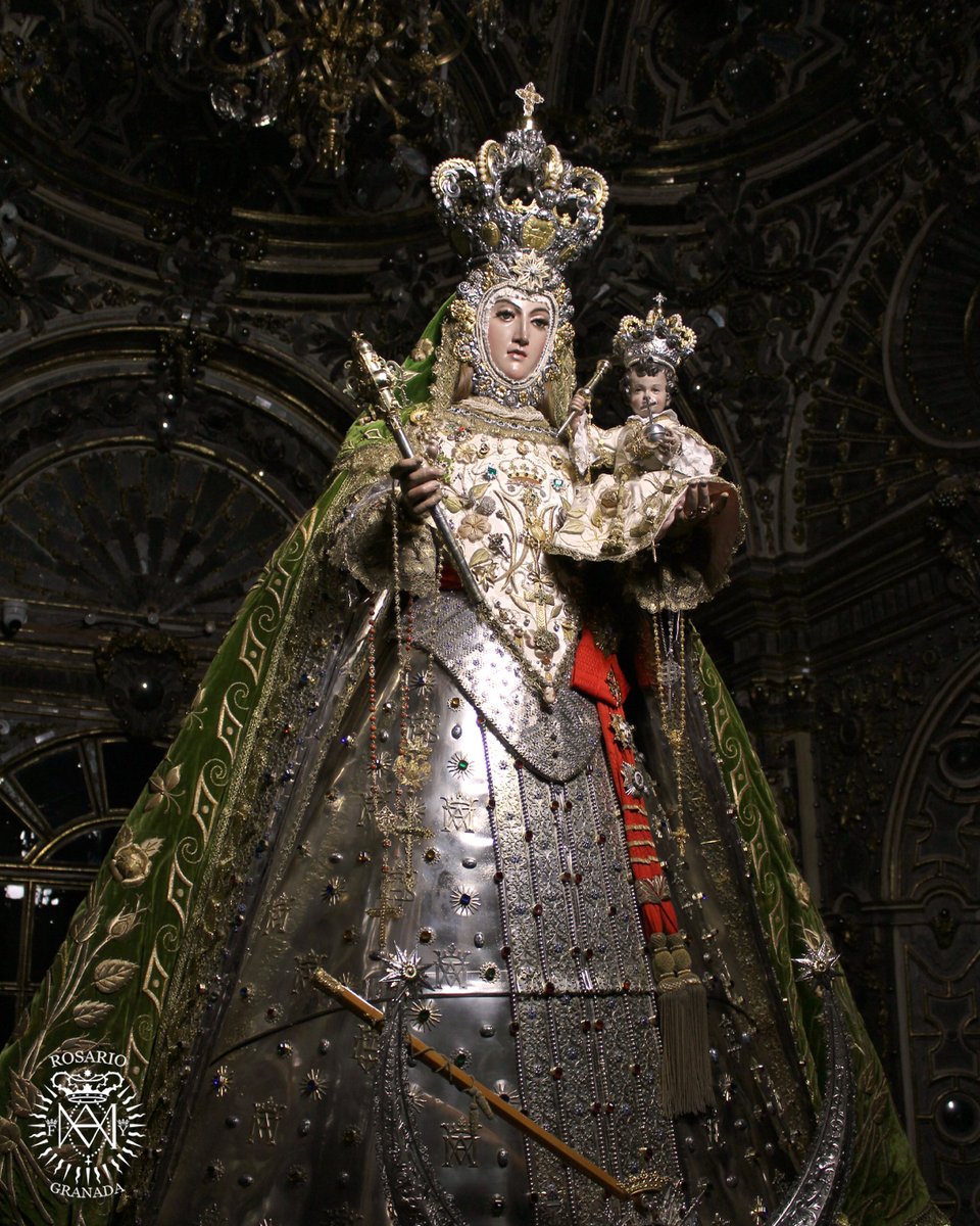 Rosario_Granada's tweet photo. 𝙊𝙘𝙩𝙪𝙗𝙧𝙚, 𝙈𝙚𝙨 𝙙𝙚𝙡 𝙍𝙤𝙨𝙖𝙧𝙞𝙤
Día 7
👑- FESTIVIDAD DE NTRA. SRA. DEL ROSARIO CORONADA -👑
Patrona del #Realejo, Copatrona de #Granada y Capitán General de la Armada

La #VirgendelRosario ataviada por sus camareras para los Solemnes Cultos 2026. https://t.co/4eT0AnooLF