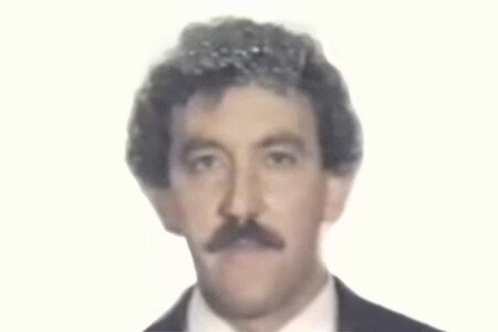 CarlosDeUrrecha's tweet photo. "El cadáver cubierto con una sábana blanca y en los bares de la zona se escuchaban brindis y gritos de júbilo"
Policía Nacional D. José Ángel Álvarez Suárez asesinado con un tiro en la nuca en SS por los cobardes de ETA

"Padre de una niña de 6 años"
https://t.co/zWJ4DxRqOO https://t.co/kxajgsrtz1
