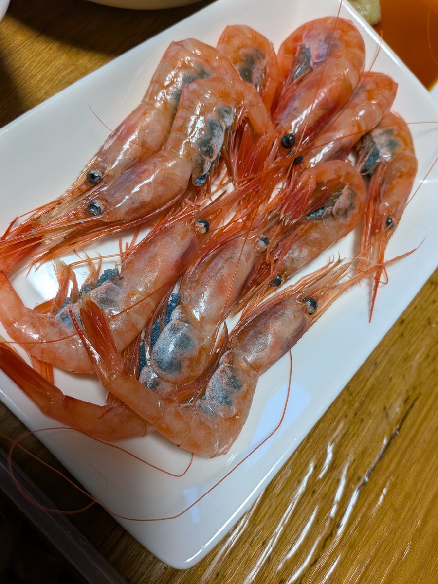 do_ra969's tweet photo. 今日は自宅飯🏠
酒のつまみばかりですな🤣  ̖́-
これからちゃんちゃん焼き作るょーって言ってるのに…
お腹いっぱいって言ってる人いるけどね…ムシムシ💦

宴開始🍻 https://t.co/UbiAIwmcON