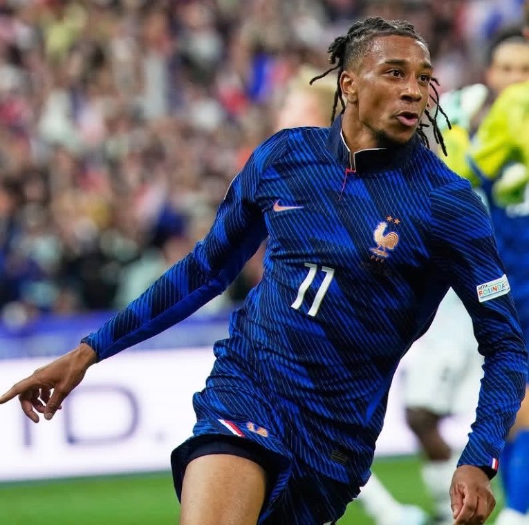 Cordreal10's tweet photo. Olise is a very versatile player but honestly Yamal is better. What he has achieved for both his club and country in the space of 3 years and at his young age is completely outrageous. He’s just too perfect compared to olise. 

I’m neither a Yamal stan nor a Barcelona fan. I’m just stating the fact.