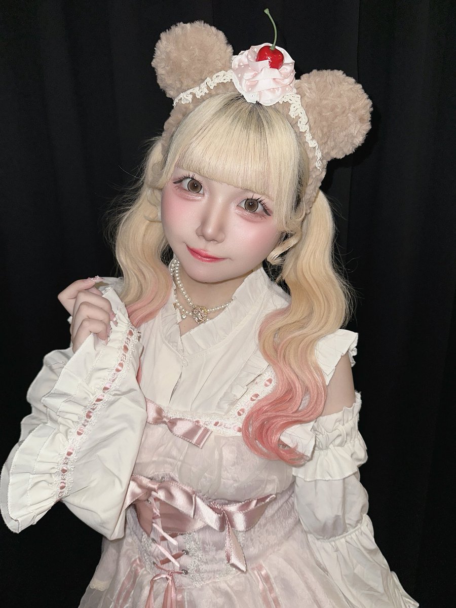 maikachandayou_'s tweet photo. 🧸🍒🧁 https://t.co/g1PKPabDnn