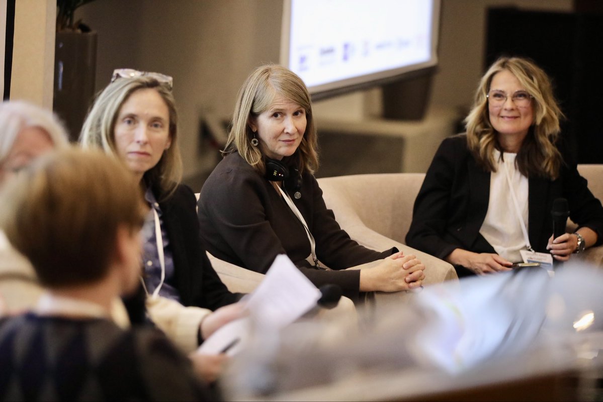 CanEmbUkraine's tweet photo. Ambassador Mawhinney joined the opening of the XV Media Congress in Lviv, alongside Rachel Pulfer, President of Journalists for Human Rights, and Melanie Walker, Executive Director of the CIC from 🇨🇦. “Ukrainian media are dynamic and strong despite all difficulties,” she said. https://t.co/optpDQPDY2