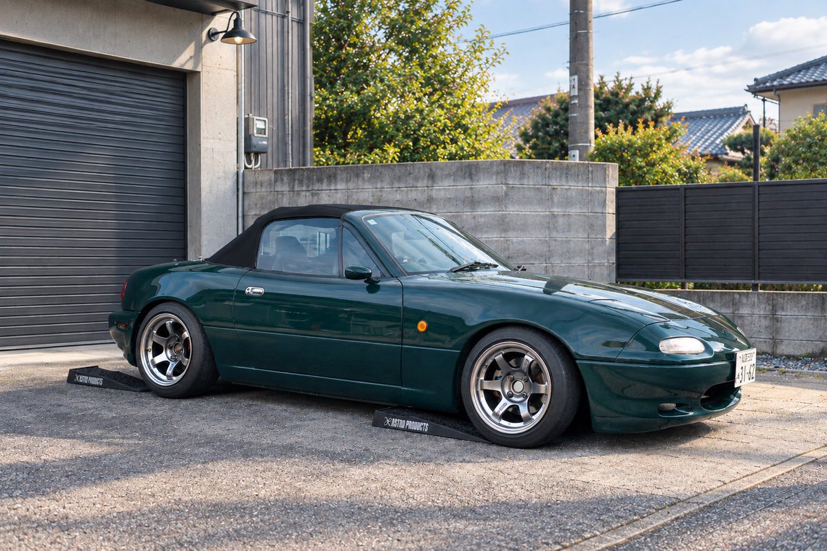 peopleofroot23's tweet photo. 買ったけどたぶん履くことないからここで供養
MTE37 14インチ±0 フォーミュラシルバー

4本中2本新品だからもったいなくて使えない。だれか高く買ってください

（バレ防止で背景AI生成 https://t.co/tPPdDlpwci