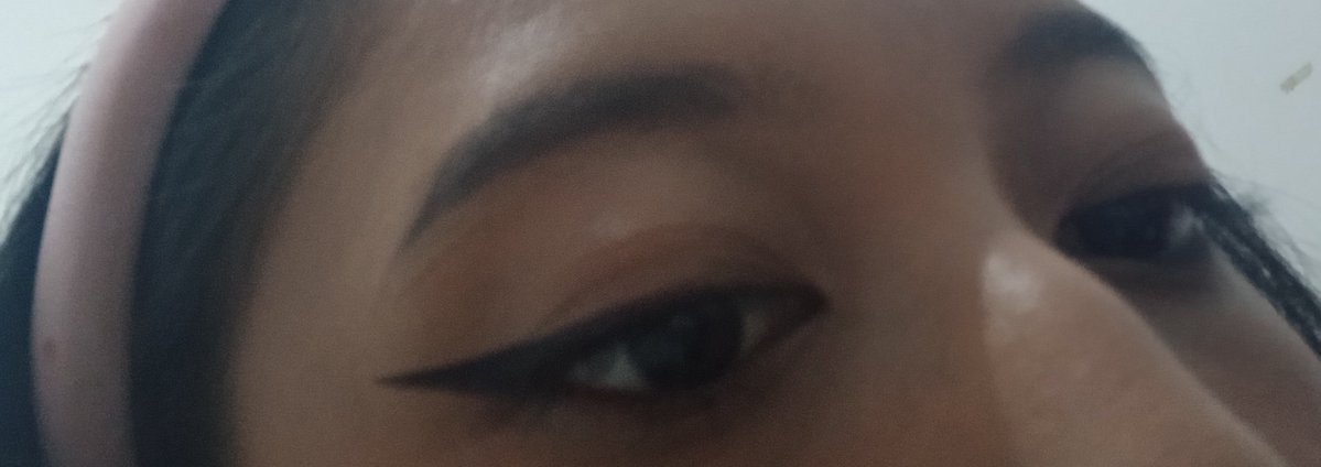 sweeutfairies's tweet photo. ga takut dijejerin sama syp aja, sv awa cuma takut tbtb eyeliner ilang. eyeliner hidup dan matiku, gbs tanpa eyeliner badaiku.. iloveeyelinersomuch🤍🫰🏻 https://t.co/BgcmDr2pvH