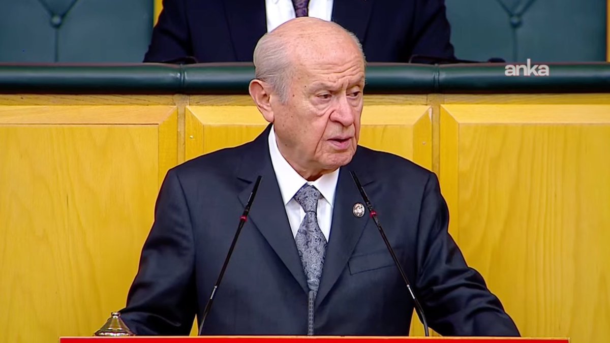 ToplumsalMht233's tweet photo. MHP TBMM Grup Toplantısında Konuşan Devlet Bahçeli:

Cumhurbaşkanı Recep Tayyip Erdoğan'ın bir daha aday olabilmesi için Türkiye Büyük Millet Meclisi'nde, uygun zamanda seçimlerin yenilenmesi kararı alınmalıdır.

Yenilenecek seçimlerin 2028 yılında yapılması sistemin ruhuna uygun olacaktır.