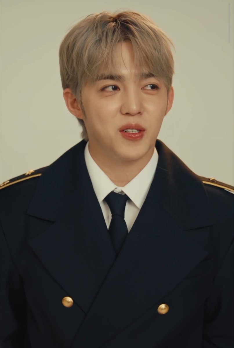 coupceps's tweet photo. what is this hair when was this huh https://t.co/4CQtpc0fUZ