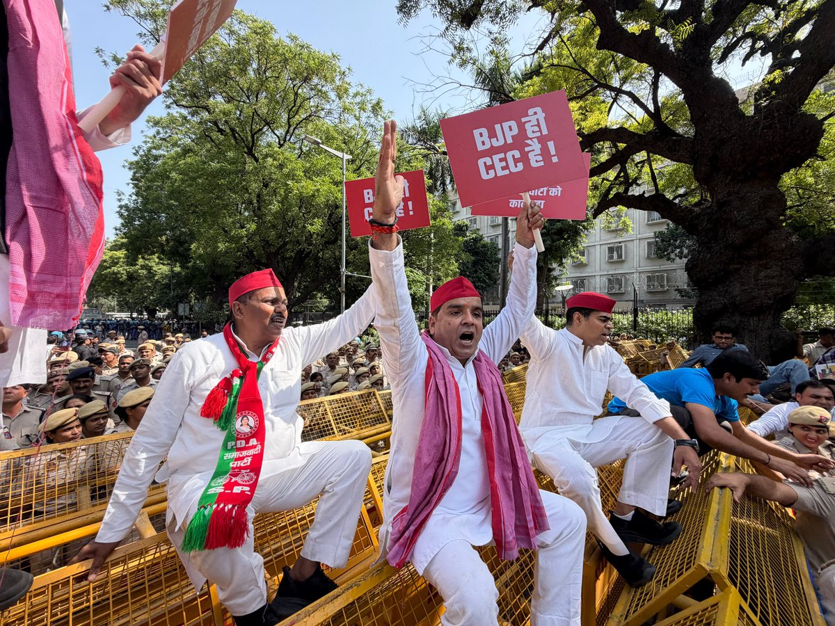 yadavakhilesh's tweet photo. हर गाँव-शहर और जंगल-खेत
अब भाजपा के ख़िलाफ़ हैं एक https://t.co/5jFil2YzWG