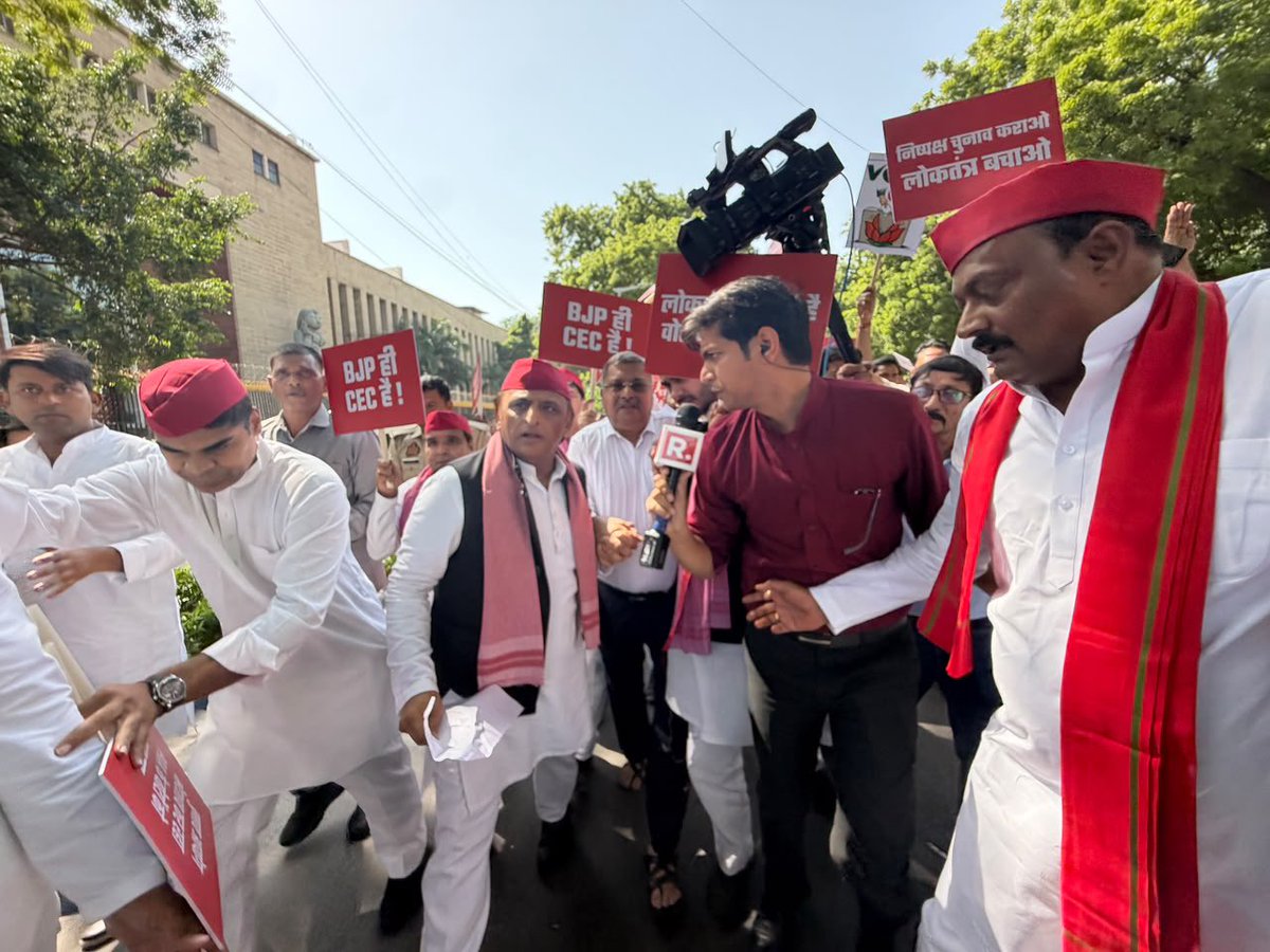 yadavakhilesh's tweet photo. हर गाँव-शहर और जंगल-खेत
अब भाजपा के ख़िलाफ़ हैं एक https://t.co/5jFil2YzWG