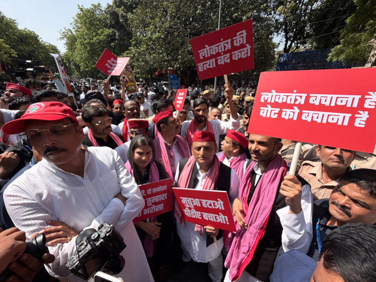 yadavakhilesh's tweet photo. https://t.co/NIQQrETlPI