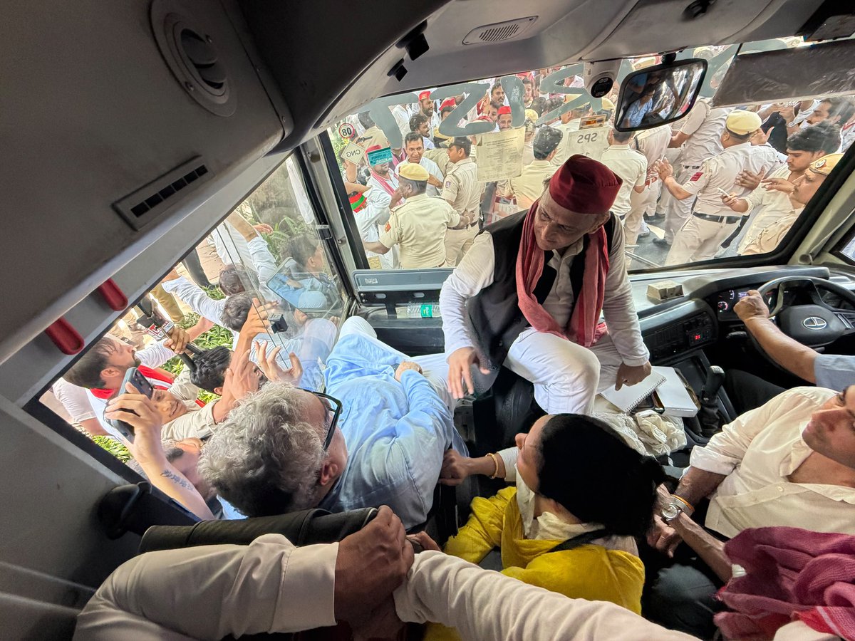 yadavakhilesh's tweet photo. https://t.co/NIQQrETlPI