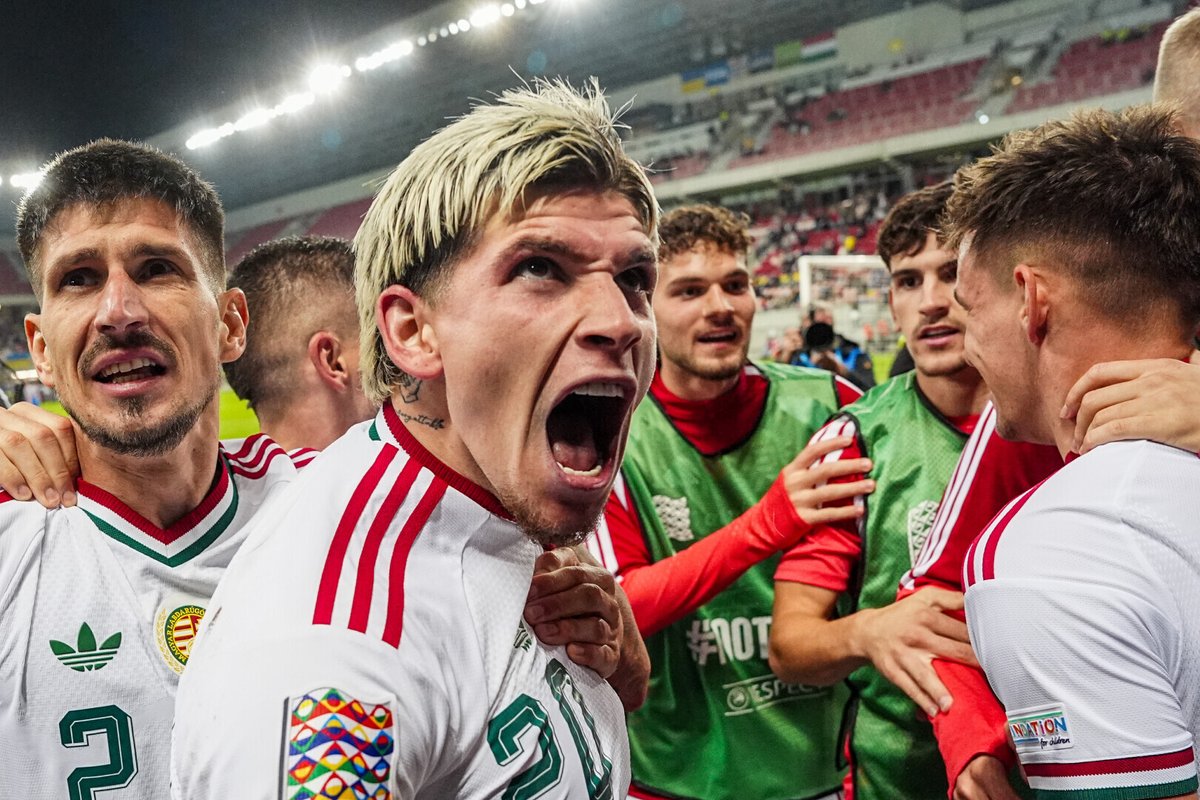 Vasas_FC's tweet photo. ❤️💙🇭🇺Egy este, amit soha nem felejtünk el!
📸 @MLSZhivatalos
#csakegyutt #magyarok #NationsLeague #NL #UKRHUN https://t.co/gSroqhUIcu
