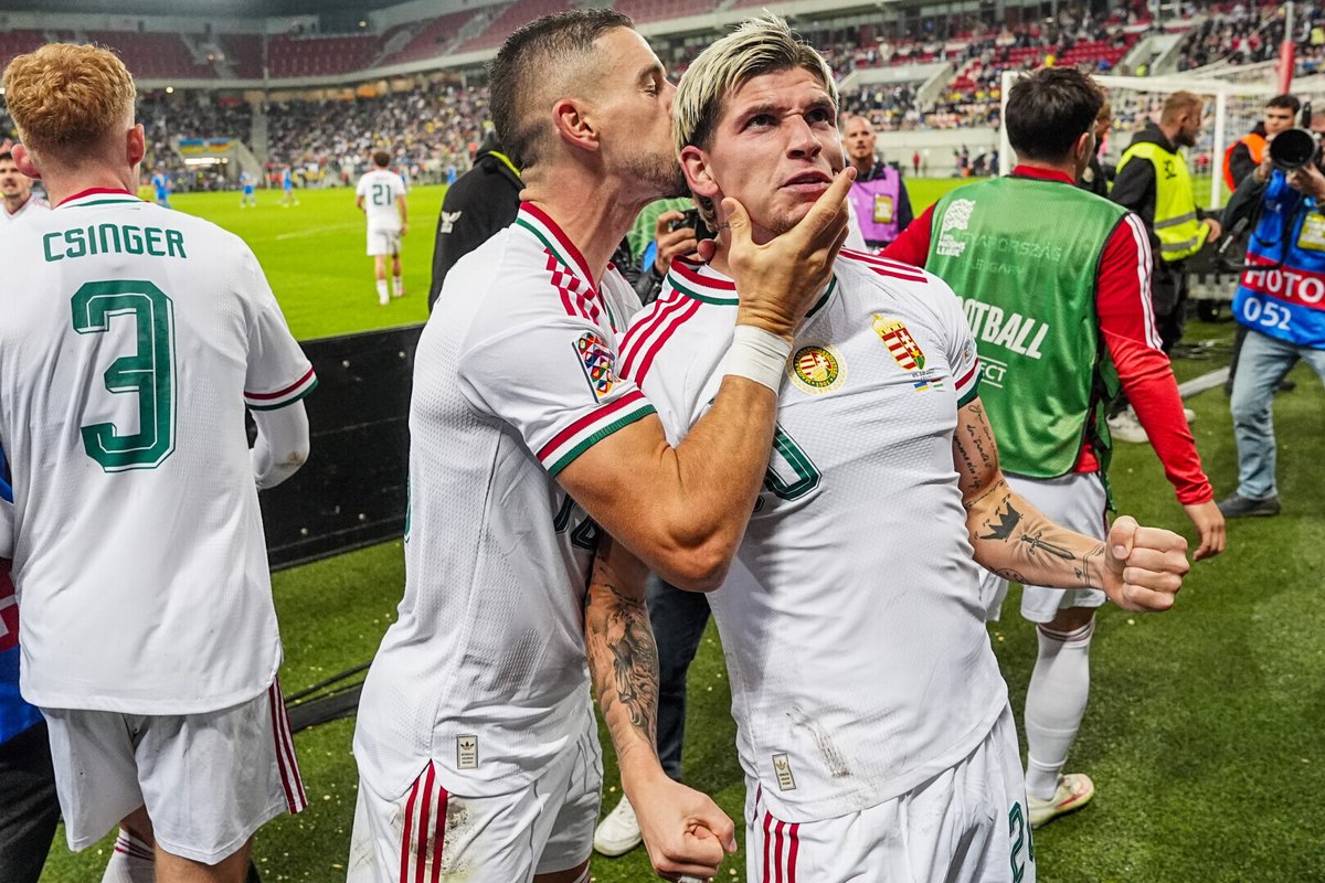 Vasas_FC's tweet photo. ❤️💙🇭🇺Egy este, amit soha nem felejtünk el!
📸 @MLSZhivatalos
#csakegyutt #magyarok #NationsLeague #NL #UKRHUN https://t.co/gSroqhUIcu