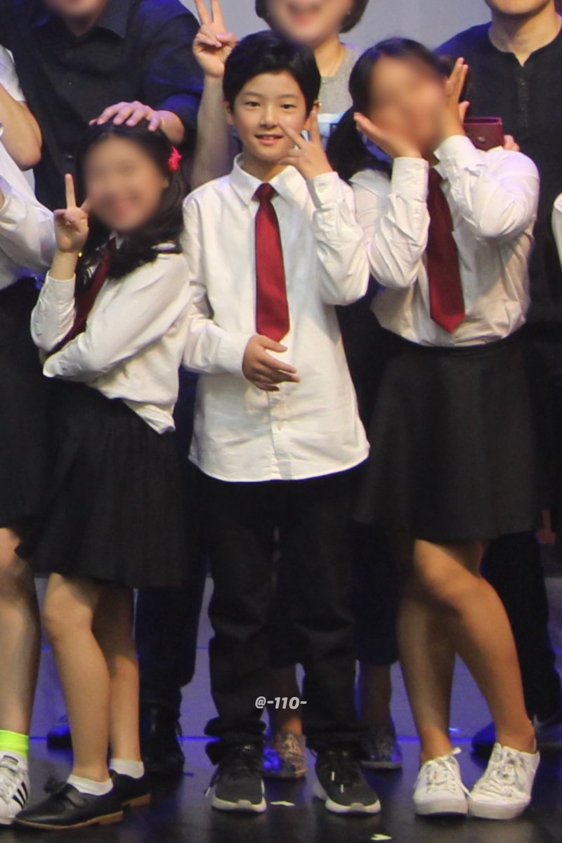 jiahui_110_'s tweet photo. 大合照的成旭

#신성욱 #성욱 #seongwook #SUNGWOOK #seonguk #SMTR25 https://t.co/Jp4gHURbQX