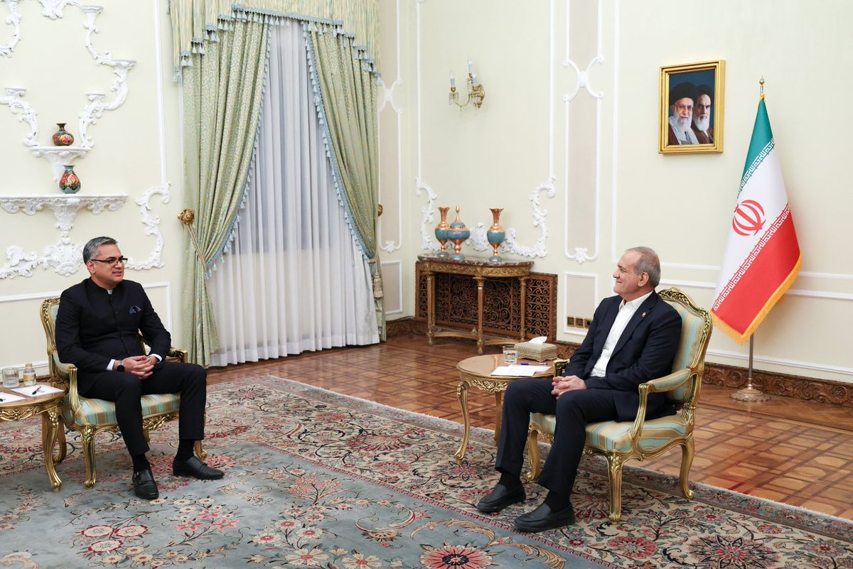 India_in_Iran's tweet photo. H.E. Shri Vishwesh Negi presented his credentials as Ambassador of India to the Islamic Republic of Iran to H.E. Dr. Masoud Pezeshkian, President of the Islamic Republic of Iran.

The Ambassador reiterated India’s commitment to further strengthening the India-Iran partnership and advancing the vision set out by the leadership of both countries.

جناب آقای ویشوِش نِگی استوارنامه خود را به‌عنوان سفیر هند در جمهوری اسلامی ایران به جناب آقای دکتر مسعود پزشکیان، رئیس‌ جمهوری اسلامی ایران، تقدیم نمود.

سفیر هند بار دیگر بر تعهد هند به تقویت هرچه بیشتر مشارکت هند و ایران و پیشبرد چشم‌انداز ترسیم‌شده از سوی رهبران دو کشور تأکید کرد.

@MEAIndia @IndianDiplomacy