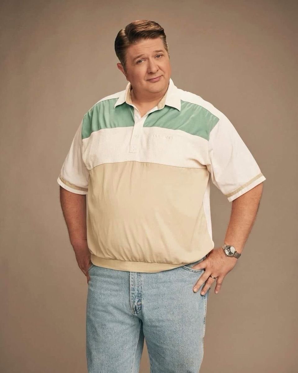 Juliets_thewrld's tweet photo. He looks like a fat version of jensen https://t.co/P0jJfMptVi