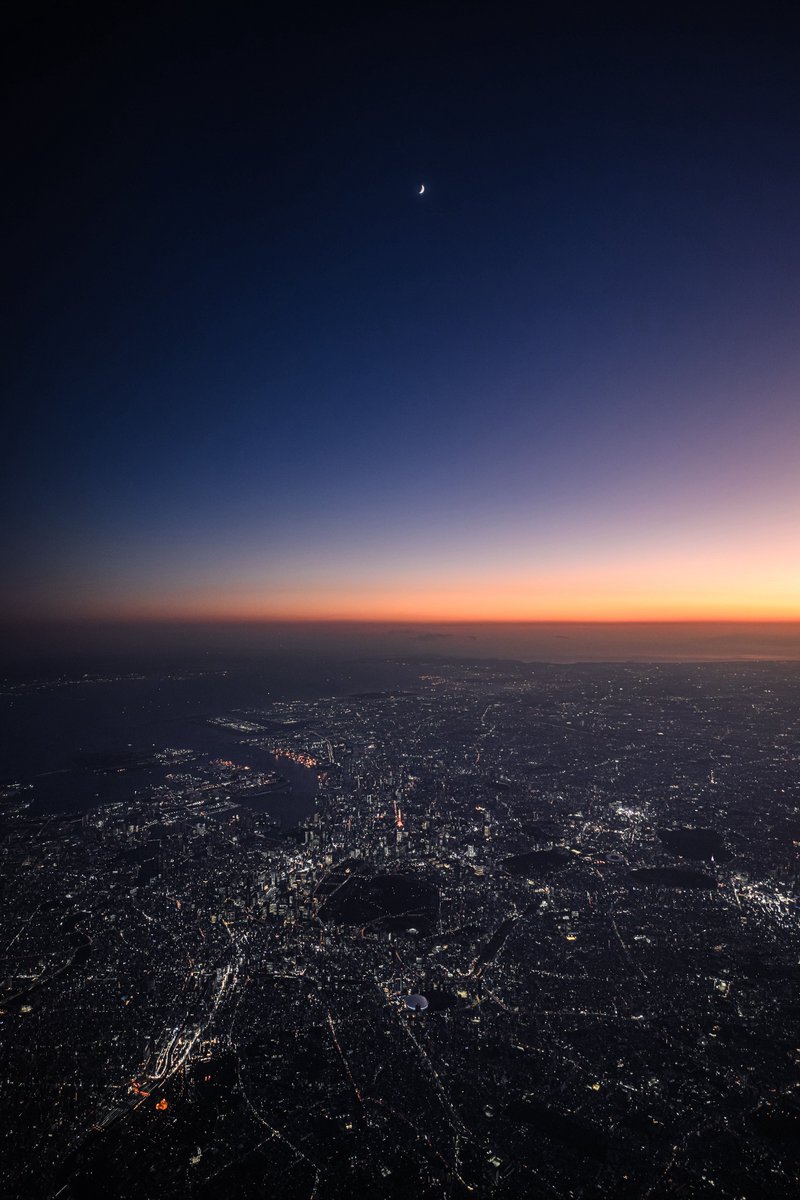 Nitto_Photo's tweet photo. 飛行機は窓側一択な理由。何度見ても飽きることのない天上の景色。 https://t.co/iLiZd33GZq