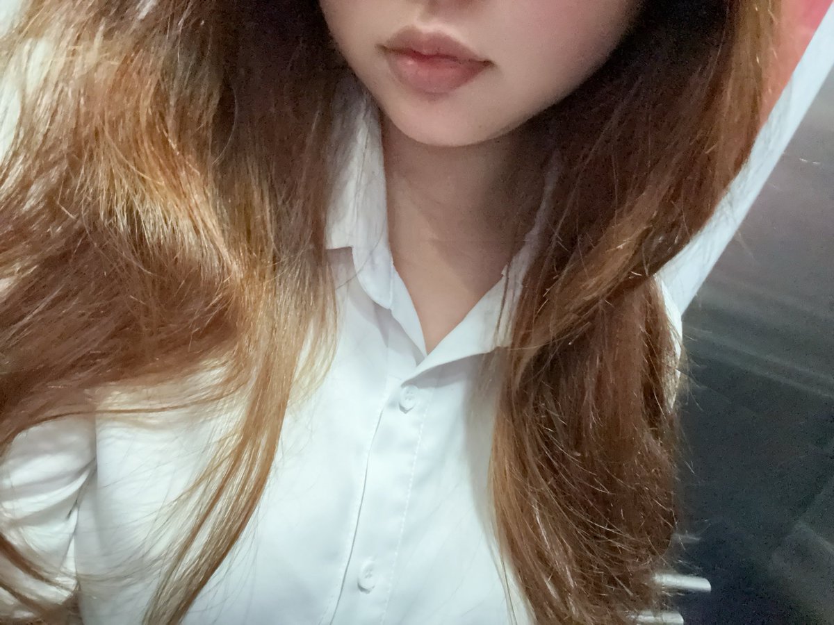 Star996me's tweet photo. 不爱涂口红 https://t.co/iwXTRoWBm5