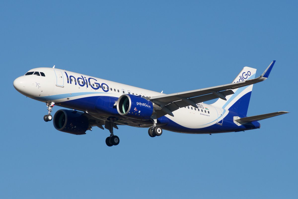 MeghUpdates's tweet photo. 🚨BREAKING: 68 Lakh passengers gone in one quarter. India’s biggest airline is already being marked for a loss.

Domestic air traffic in Q2FY27 stood at 3.67 crore passengers, against 4.35 crore in Q1FY27 and 3.89 crore in Q2FY26. That is a 16% sequential crash and a 6% fall year on year the sharpest quarterly drop in at least five years. 

Jefferies and Goldman Sachs see IndiGo’s Q2 net loss, before forex, at about Rs.695 crore. Forex hit on top: roughly ₹1,000 crore.

Market leader. Empty seats. Costs that do not fall with traffic. The Q2 print is the test.