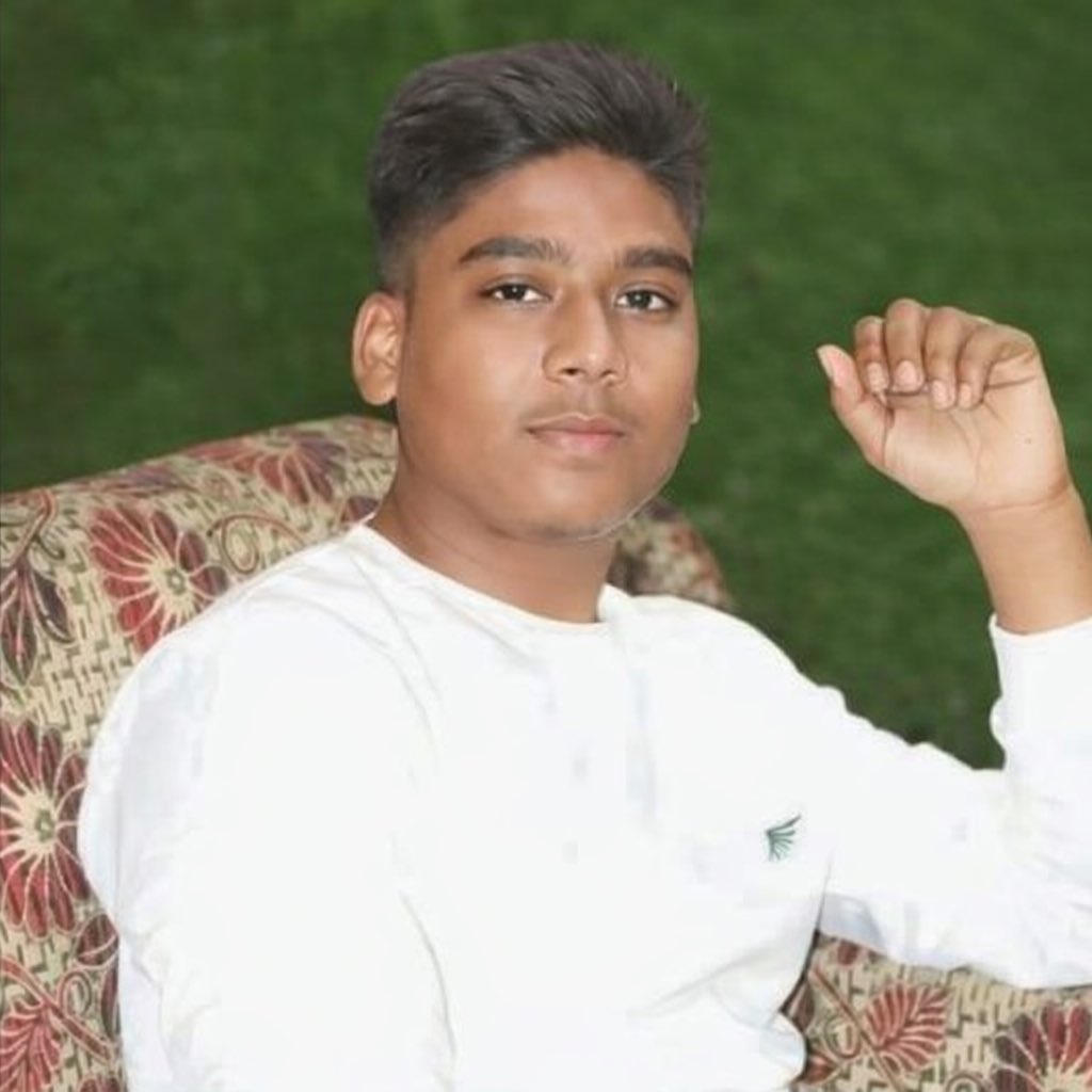 IamAmanPatel's tweet photo. Just me, being me. ✨😎 https://t.co/vM4A9iz8mv
