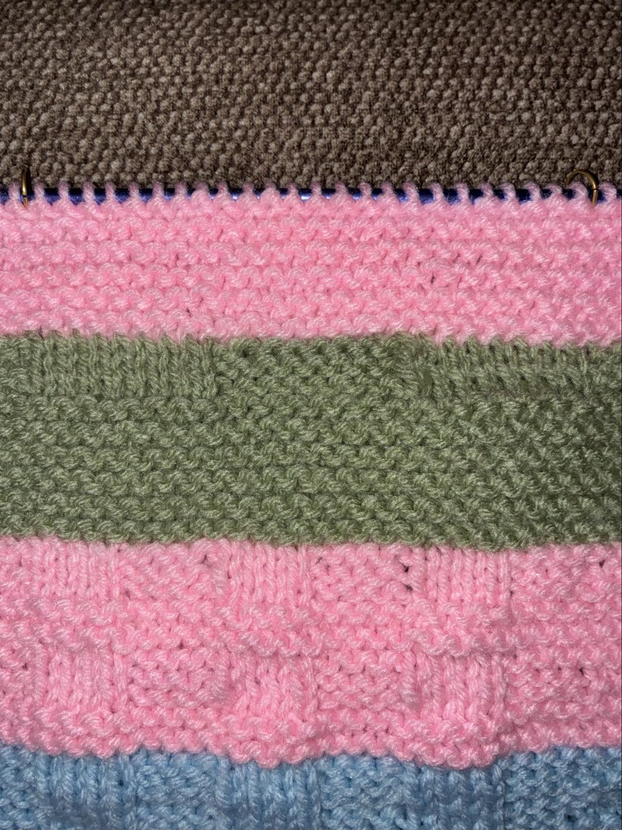 S_Stitcher's tweet photo. Wessagussett DewPoint & Temperature Tippet; knit; Day278; Dew Point 55°; Temp 64°; X
.
#WessagussettDewPoint &TemperatureTippet; #knit; #Day278; #DewPoint55°; #Temp64° #X https://t.co/ztwAG8ewjI