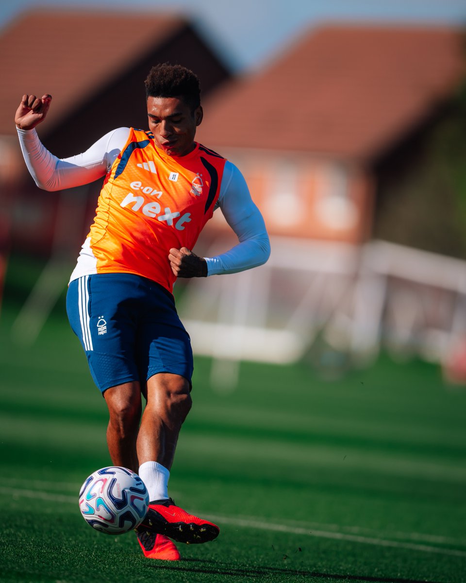 NFFC's tweet photo. "He walks on the Trent." 🎵 https://t.co/9KbvlFJvHt
