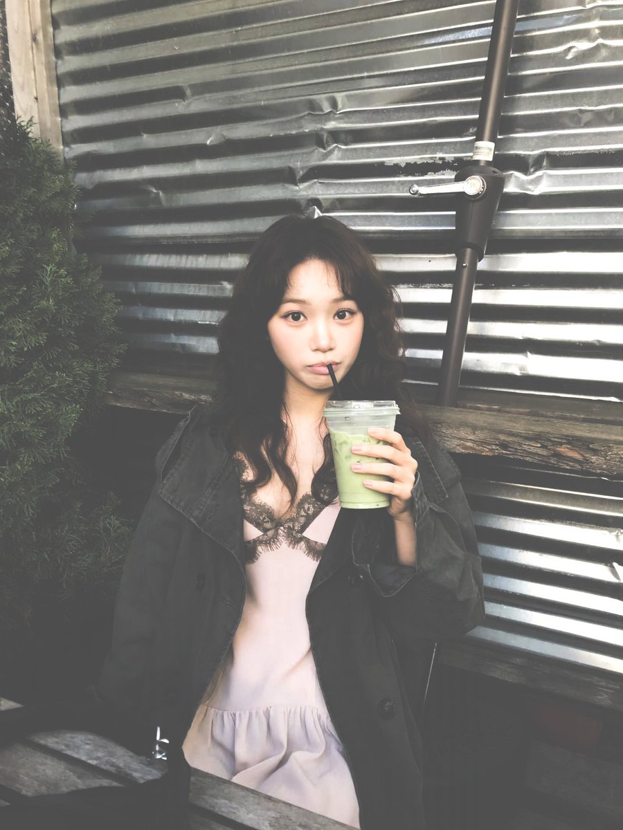 Chaewoneei's tweet photo. matcha  is  always  a  good  idea  no  matter  the  time  or  day. https://t.co/u88b7BVntT