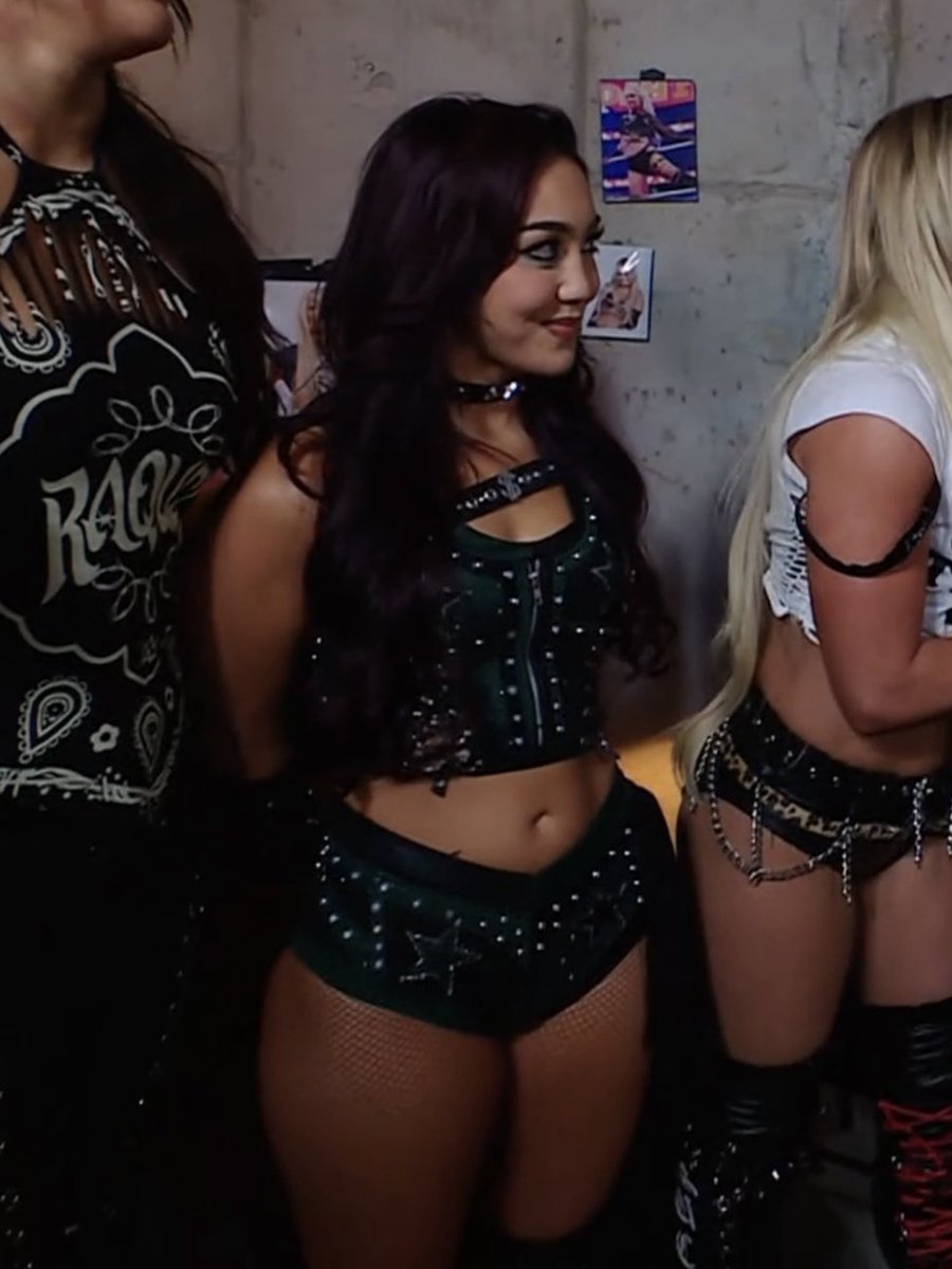 Craigroutledge5's tweet photo. Hope you’re winning the women money in the bank at New Orleans on Saturday @roxanne_wwe #MoneyInTheBank #WWE got lovely smile last night 🥰☺️ https://t.co/OwwaSF8JG8