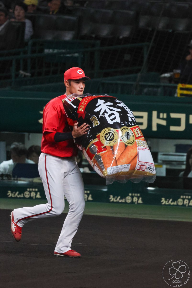 yakisoba_ph's tweet photo. 20261006甲子園
試合の最中ですがこれだけは

＿人人人人人人人＿
＞　デカい香薫　＜
￣Y^Y^Y^Y^Y^Y￣ https://t.co/hAhVjHk9Jr