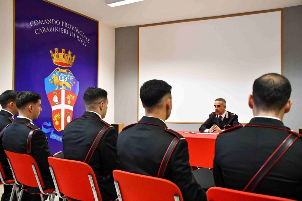 SabiniaTV's tweet photo. RIETI, SETTE MARESCIALLI IN “TRAINING ON THE JOB” PRESSO LE STAZIONI CARABINIERI DELLA PROVINCIA
https://t.co/R5wg62h59r https://t.co/Udtam2pTRK