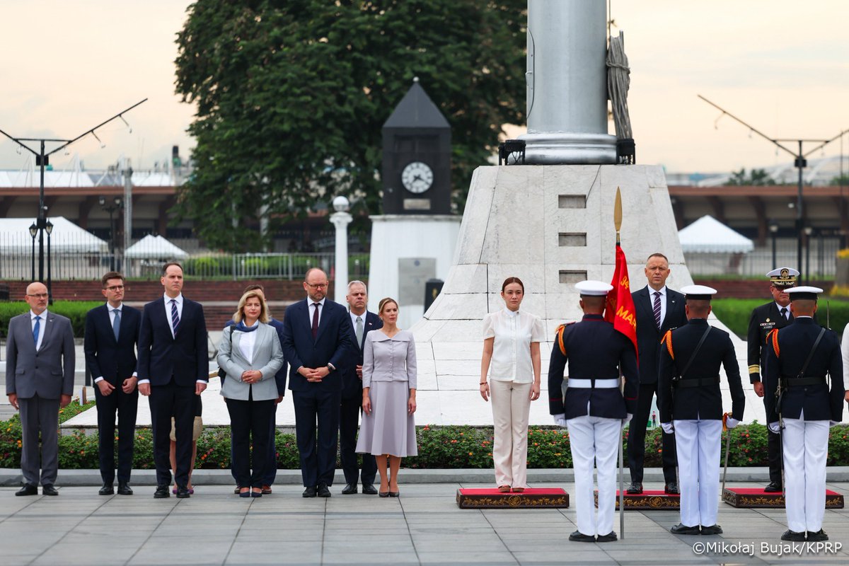 pobozy's tweet photo. Pierwsza w historii oficjalna wizyta Prezydenta RP na Filipinach to naprawdę duża sprawa. To część planu @NawrockiKn wobec państw tzw. Globalnego Południa dla wsparcia idei stałego członkostwa Polski w G20. 💪 https://t.co/fTuasdkA9k