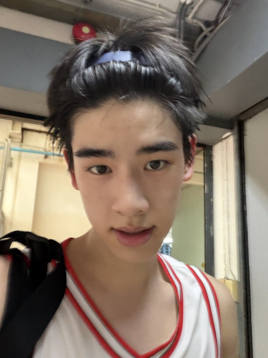 Yujeenyugenearg's tweet photo. 06.10.26 |  [📸] Post de #YUJEEN Vía ꒰ 𝕏 ꒱ 

[💬]
 🐶: Volví a jugar baloncesto, casi me muero 😵😵

-

#yujeenyugenearg #CCCsummerCrush 
#Ujeenayp #ClassCrushCrisis #YujeenyugeneARGENTINA https://t.co/zEXCLMDK8T