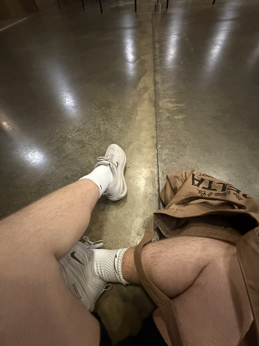 sadlynate's tweet photo. what floor is this https://t.co/JqD4DiPfJj