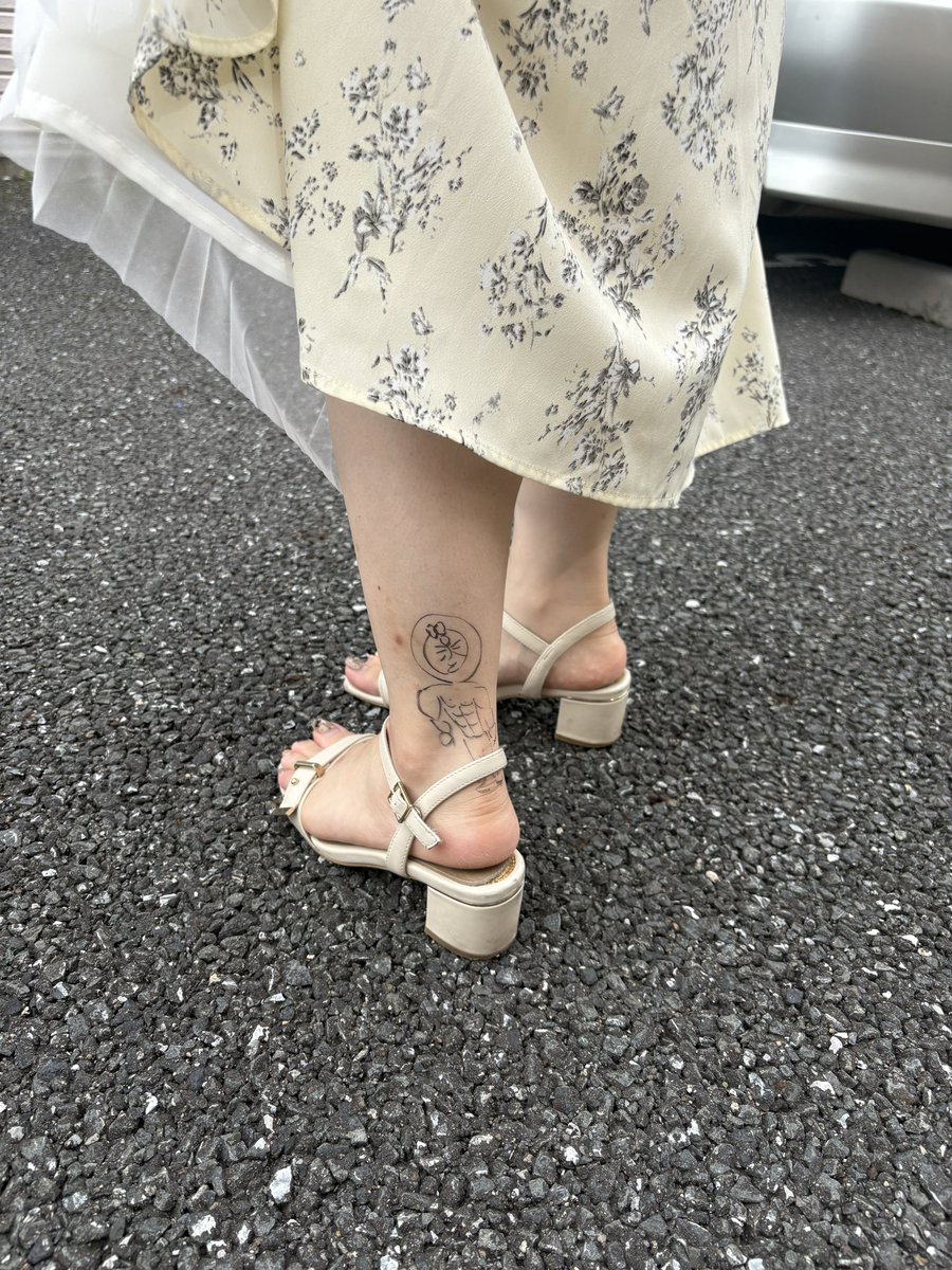 white_gakki's tweet photo. 俺と飲んでて先に寝るとこうなります https://t.co/RYMVxhEFbM