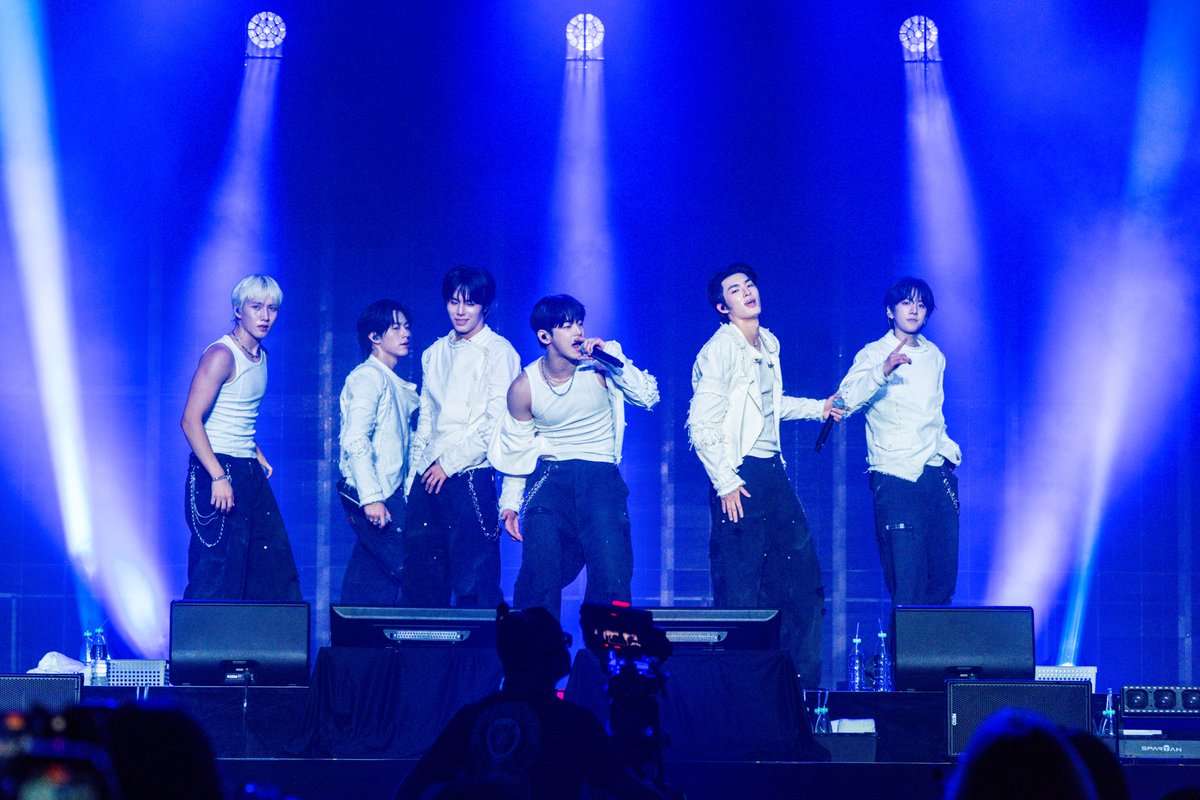 imemalaysia's tweet photo. 𝗜𝗗𝗢𝗟 𝗥𝗔𝗗𝗜𝗢 𝗟𝗜𝗩𝗘 𝗜𝗡 𝗞𝗨𝗔𝗟𝗔 𝗟𝗨𝗠𝗣𝗨𝗥

Last Saturday was 𝙇𝙞𝙠𝙚 𝙁𝙞𝙧𝙚 🔥🇲🇾
Thank you Malaysia 82DE for lighting up the night with 82MAJOR ❤️‍🔥

#IDOLRADIO
#MBCRADIO
#82MAJOR #82메이저
#iMeMY #iMeMalaysia #iMeAsia
#PetalingJayaMarriottHotel
#MALAYSIA #KUALALUMPUR
#INSPIRELIVEARENA
