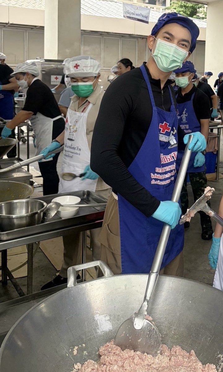 MewSuppasitVN's tweet photo. Just stopping by for a little while to catch up on you. 🤍

#ครัวเคลื่อนที่กับมิวซันนี่  
@MSuppasit 
#MewSuppasit 
#มิวศุภศิษฏ์ https://t.co/dcOswcDJON