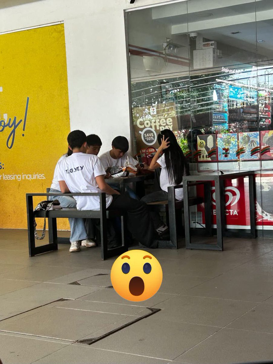 dodonnggg's tweet photo. Bat ganun parang may mali??? 😳🫣

Nag-makeup lang yung bata ipinagdasal nyo na agad kay lord?? 🥺 https://t.co/l0TVxfadWH