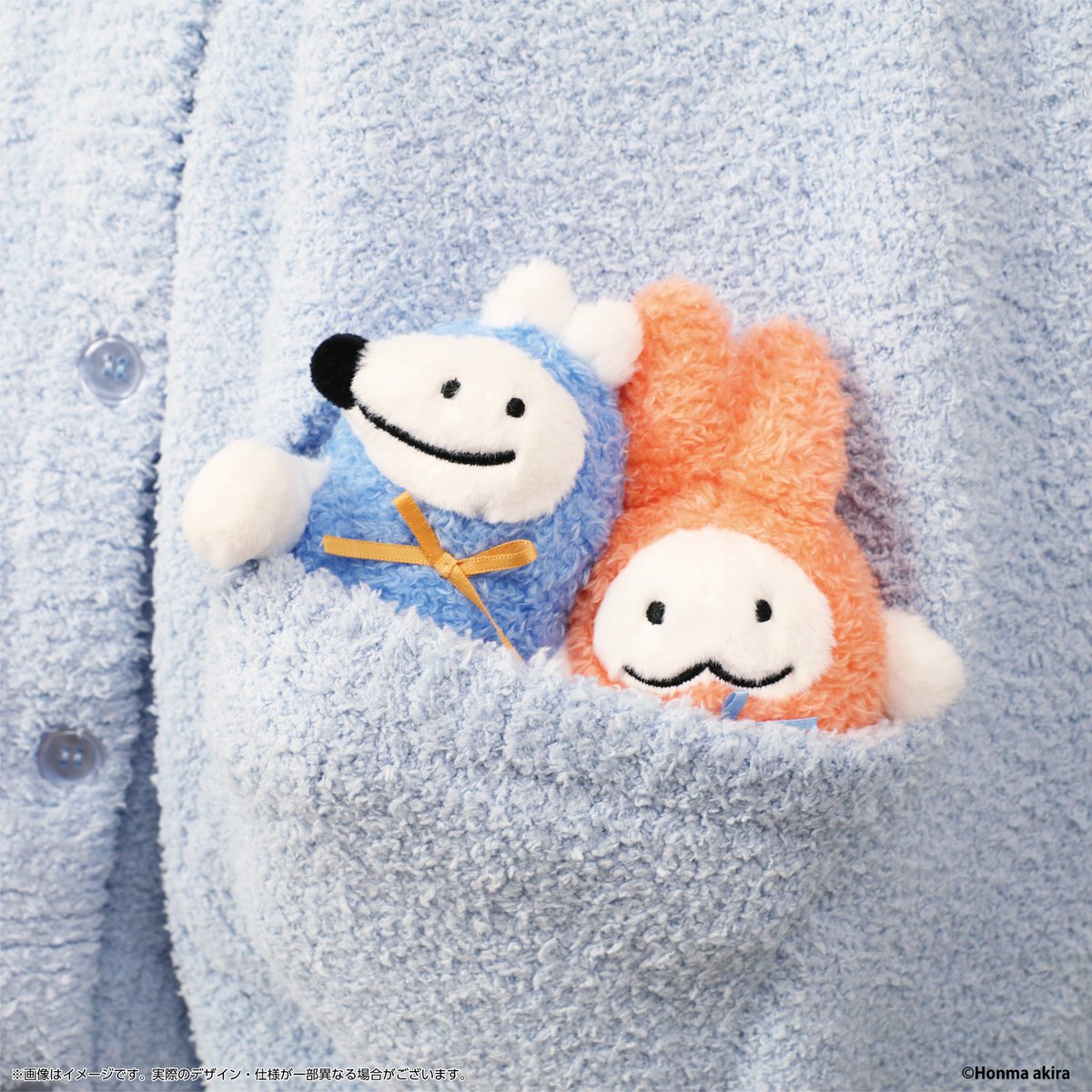 Meet_To_Market's tweet photo. おすすめアイテムをピックアップ！🌟
︵ ︵ ︵︵ ︵ ︵︵ ︵ ︵ ︵︵

やさしいおおかみウルフくんの
モコモコパジャマパーティー
POP UP STORE🌙🌟

︶ ︶ ︶︶ ︶ ︶︶ ︶ ︶ ︶︶
🐺ぬいぐるみマスコット🐰

モコモコパジャマ姿の
ウルフくんとうっさーが
手乗りサイズのかわいいマスコットになりました✨

ウルフくんとうっさーと一緒に
パジャマパーティーを楽しもう！🌙

▼詳細はこちら
https://t.co/qnMQSMgPfC

#やさしいおおかみウルフくん
#ウルフくんのパジャマパーティー