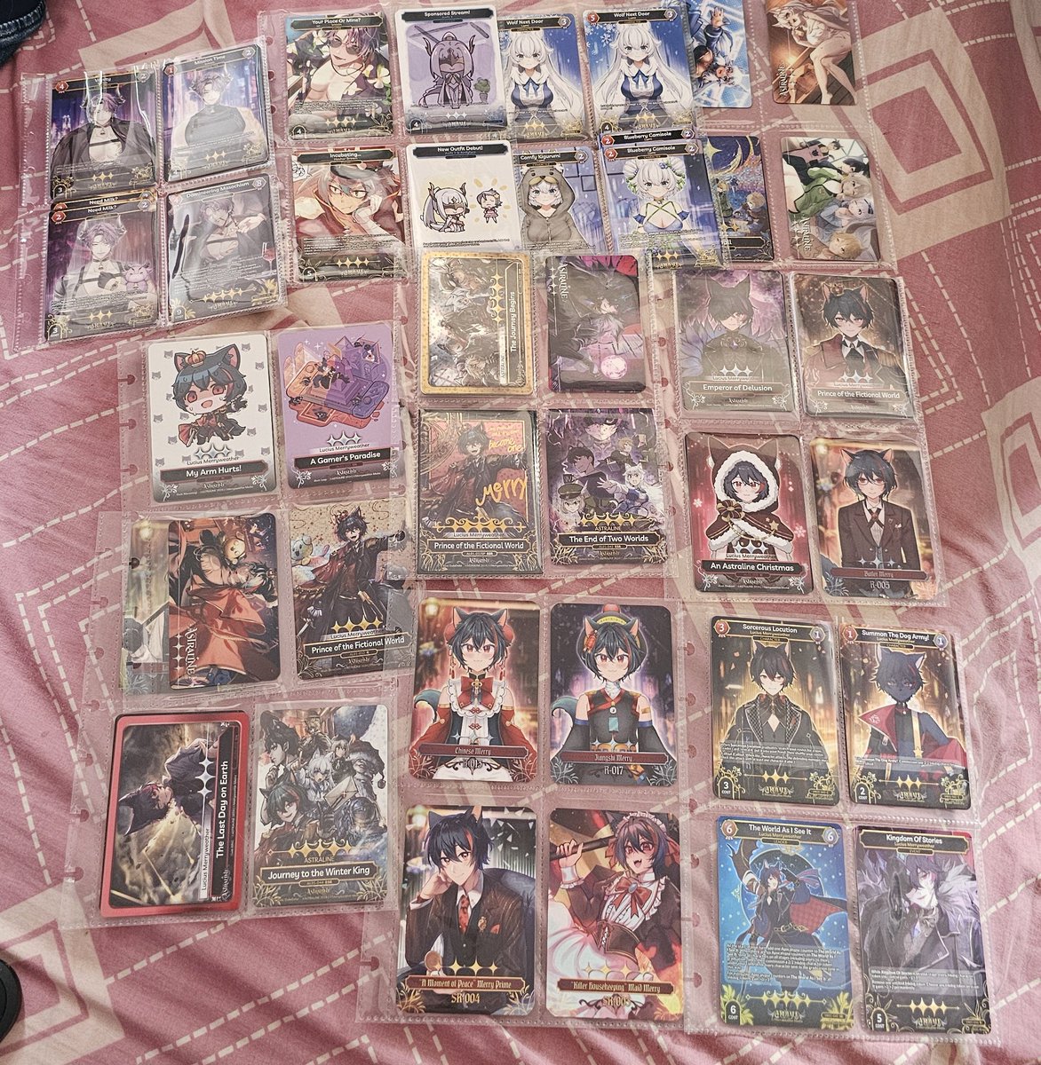 tarina_taririn's tweet photo. Found my VROyal cards 
#Doggingday https://t.co/fv2XSOYQ1T
