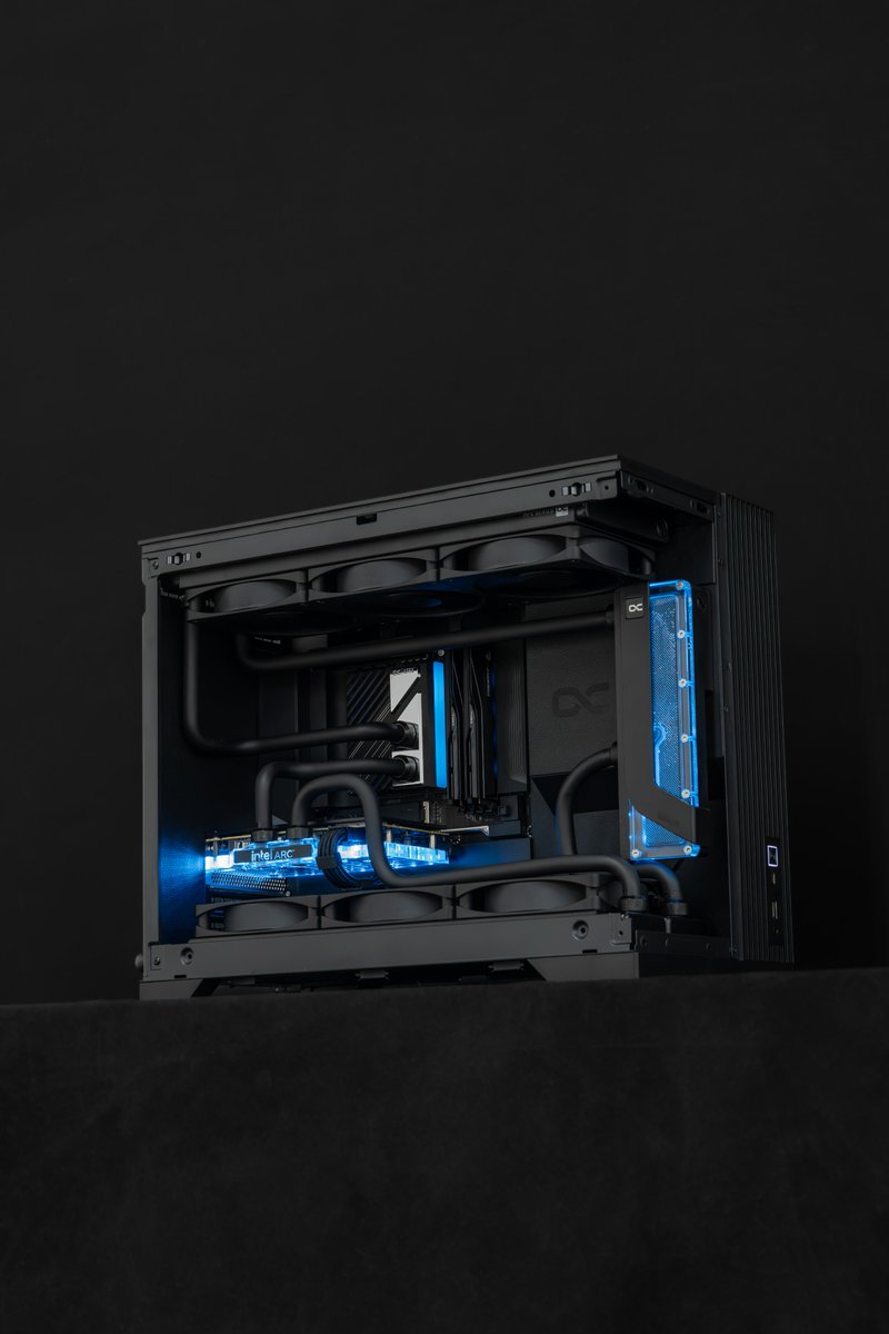 Aguel_design's tweet photo. My first custom loop build. 
Collab with @alphacool 
Awesome products 👌🏻
Easy to use 👌🏻
Keep it cool 👌🏻 https://t.co/oOTdYVua6q