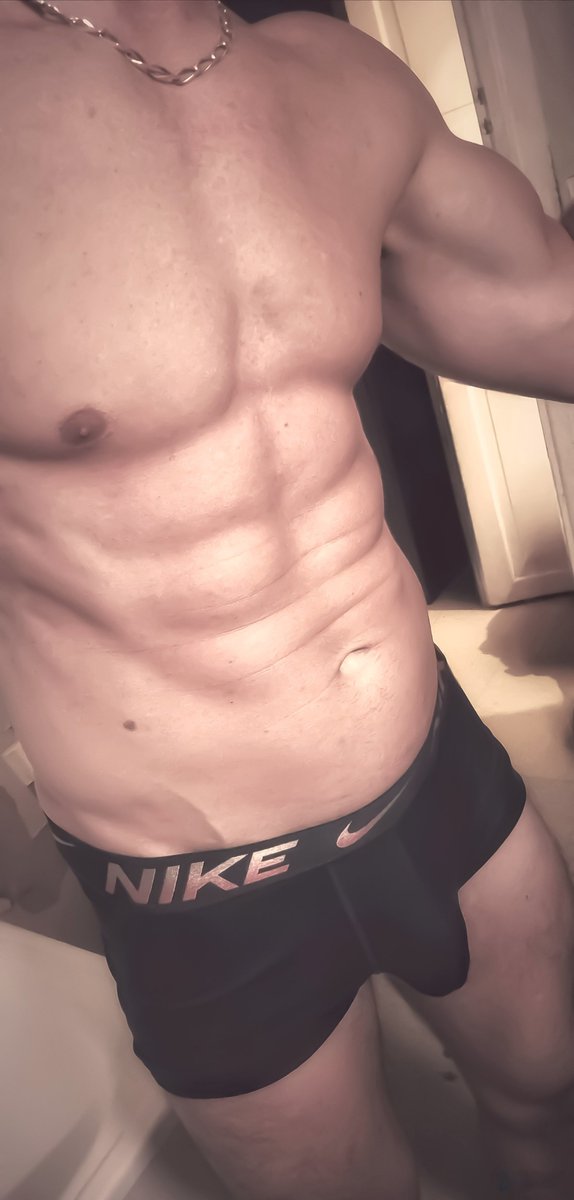 TheShadowX94's tweet photo. #MardiEnSousVetement
Le Nike tient encore. Pour l’instant.
Tu veux que je le garde, ou que je l’enlève ? 😋

@GenerationsX_FR
@JoliesFormes8  @OrgasmicGroup @PartageDefiHot 
@BoostCreators @LesdefisdeGlam
#french #UnderWear #abdo #boxer https://t.co/f9odgzkRjr
