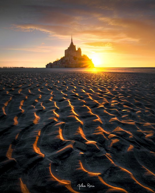 Gsterre's tweet photo. Mont Saint-Michel https://t.co/r8cPemJ3gn