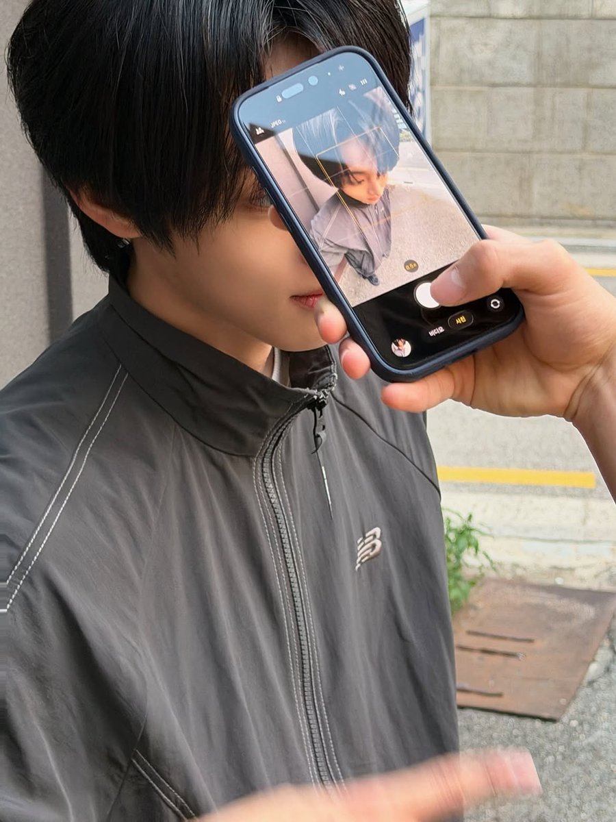 cheeseya_hhhh's tweet photo. 연하 폰에만 졸귀훈 있는거 ㄹㅇ 반칙아���?
풀어줘. https://t.co/xaSGR4SWlj