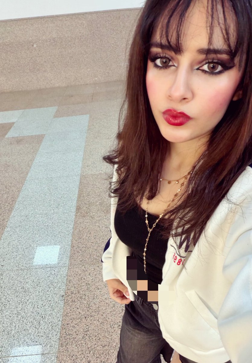 yeahitsdodi's tweet photo. الحلوة اللي تطلع لك بممرات الجامعه مره وحده بحياتك https://t.co/63Bwc7QiEv