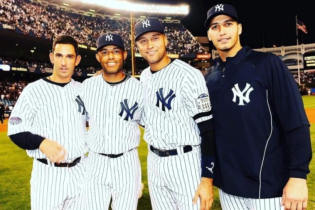 danirvana14's tweet photo. #DeUnaVez
Ya es una costumbre subir esta foto cada año.
Cuándo mis @Yankees @Yankees_Beisbol daban miedo.
En la actualidad son pura tibieza.
#JorgePosada #MarianoRivera #DerekJeter #AndyPettitte https://t.co/gVHJxXVAsV