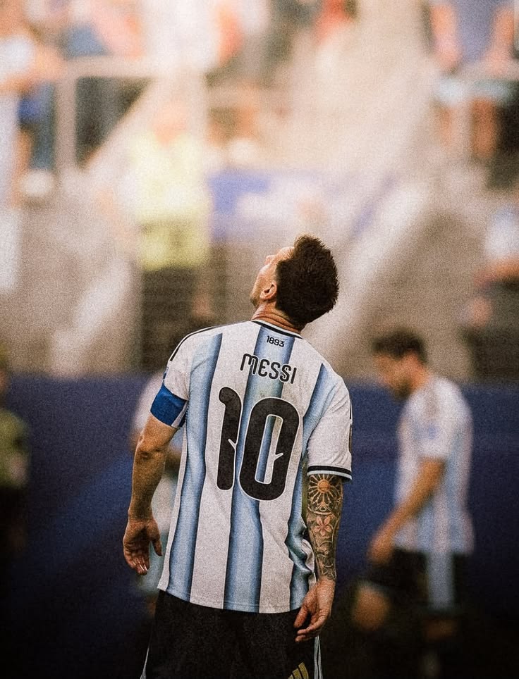 twitt_banerjee's tweet photo. Messi set for emotional Argentina farewell in Buenos Aires ...
@Argentina #football #messi https://t.co/sohON1xmS5