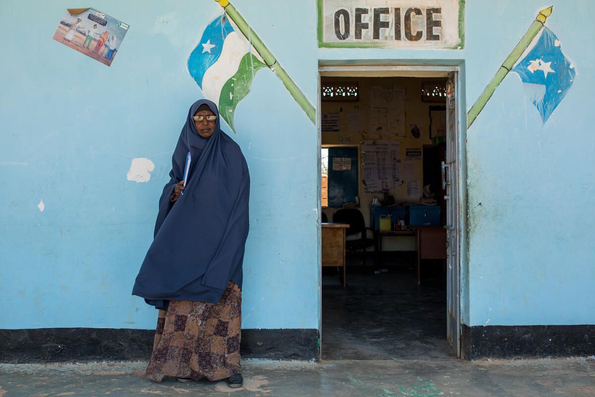 SaveChildrenSO's tweet photo. Today, we celebrate teachers across #Somalia who inspire curiosity, build confidence and create safe spaces for children to learn &amp; thrive. 

Thank you for shaping brighter futures, one child at a time.

Happy #WorldTeachersDay! https://t.co/ojTs6X18C6