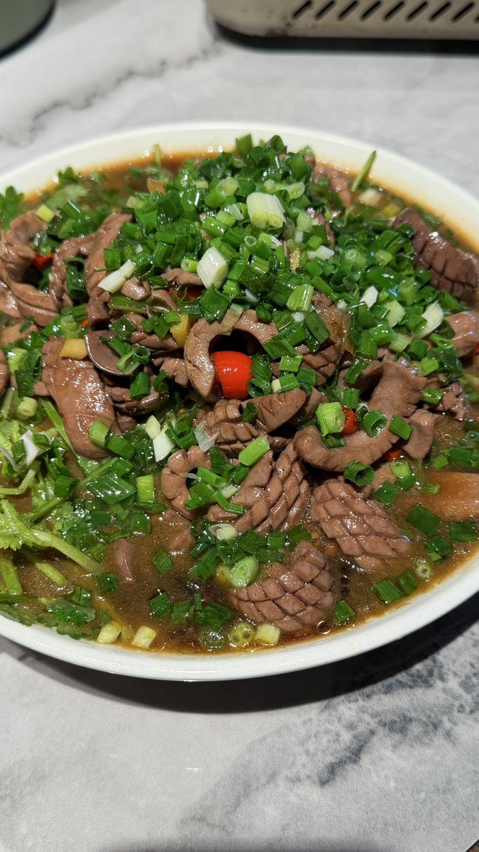 mstand_T's tweet photo. Day.824

早餐：牛肉面
午餐：排骨➕腰花➕臭豆腐
晚餐：牛角包

今日运动：无 https://t.co/cpyp7Nr0qg