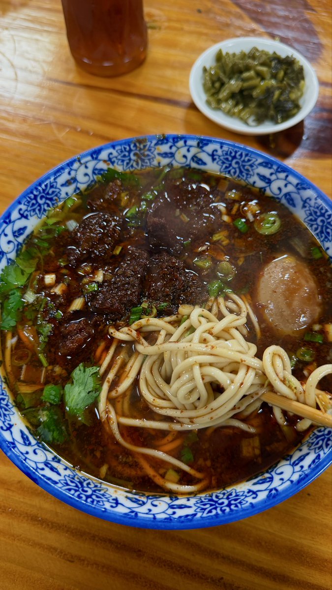 mstand_T's tweet photo. Day.824

早餐：牛肉面
午餐：排骨➕腰花➕臭豆腐
晚餐：牛角包

今日运动：无 https://t.co/cpyp7Nr0qg