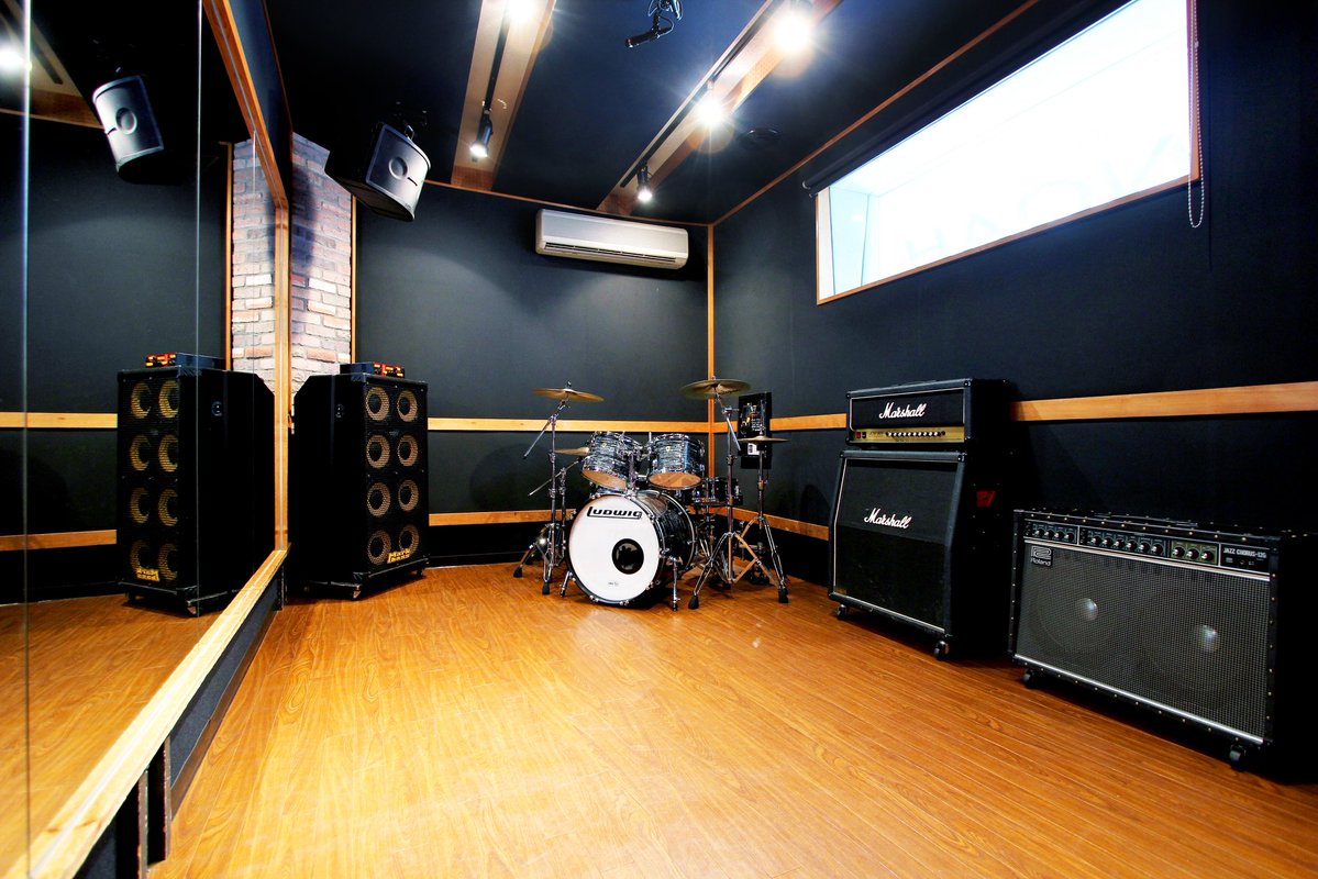 drummerstopteam's tweet photo. おかげさまでお問い合わせが増えている「NOT BAD」シンバル！
東京都内では、現在、サウンドスタジオNOAH 都立大店 A3スタジオに常設しています。
予約状況をスタジオごとにも確認ができます！
https://t.co/ZBTB92hZAz
ご予約いただけますと試打可能です！
#notbadcymbals
@NOAHBOOK https://t.co/eGsXudDqnX