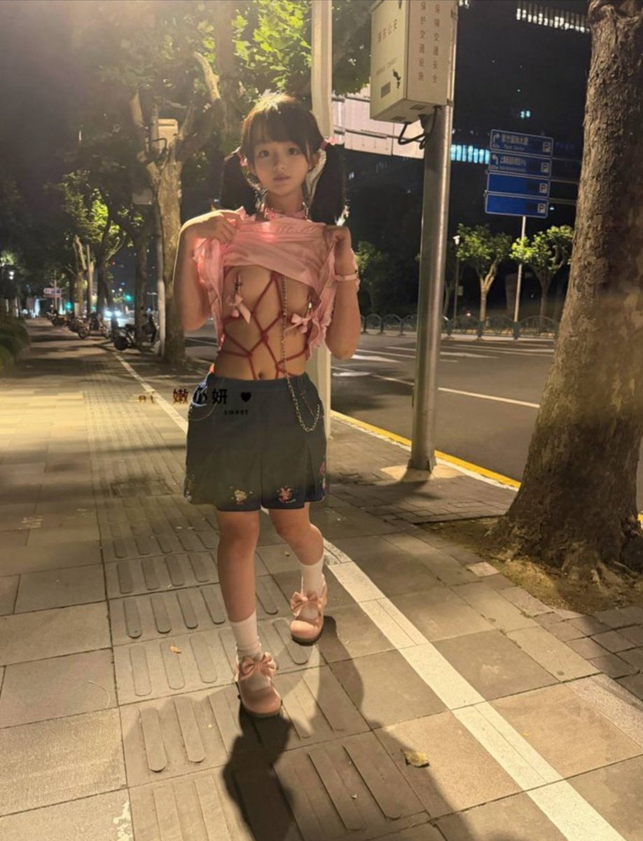 leslie40fv8's tweet photo. 从小缺爱～交个朋友吧！

有人想锐评一下我14岁的福嘛 ？🥹   

不要🚪赶紧看，我要删了！！！ https://t.co/f1PhZ6Vuj4
